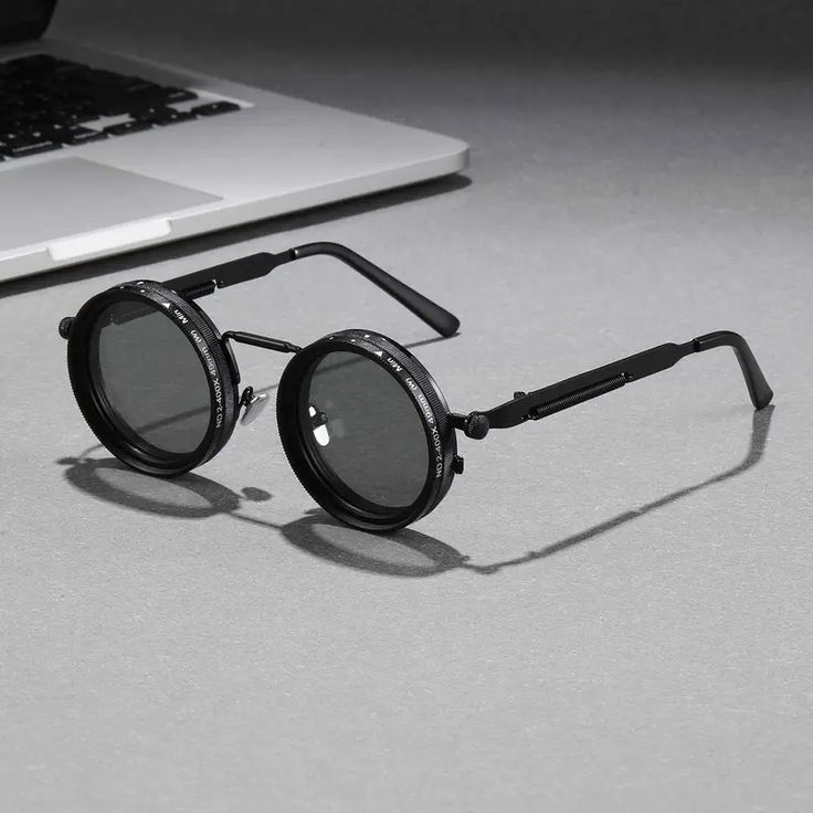 Adjustable Tint Polarized Sunglasses